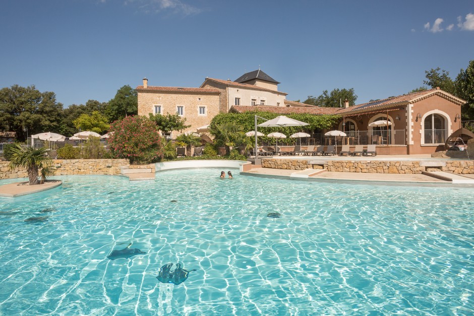 bassin camping avec piscine chauffée en Ardèche